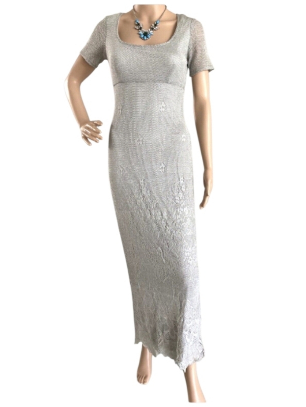 Elegant Vintage Gown Grey Silver Crochet Floral Pattern Scalloped Hem Zip Back